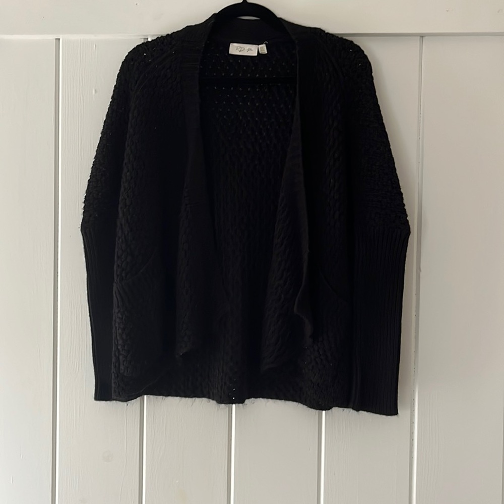 Black sweater, Medium